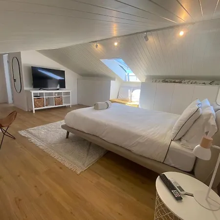 Apartmán Brand New Cozy Challet-10'm Walk To The