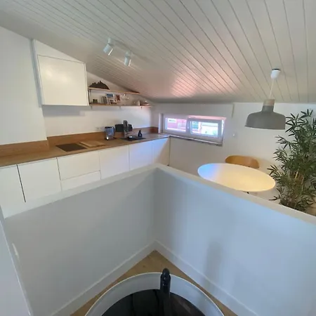 Brand New Cozy Challet-10'm Walk To The