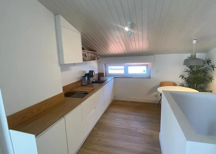 Brand New Cozy Challet-10'm Walk To The Apartment *