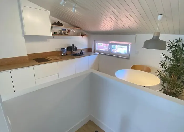Brand New Cozy Challet-10'm Walk To The